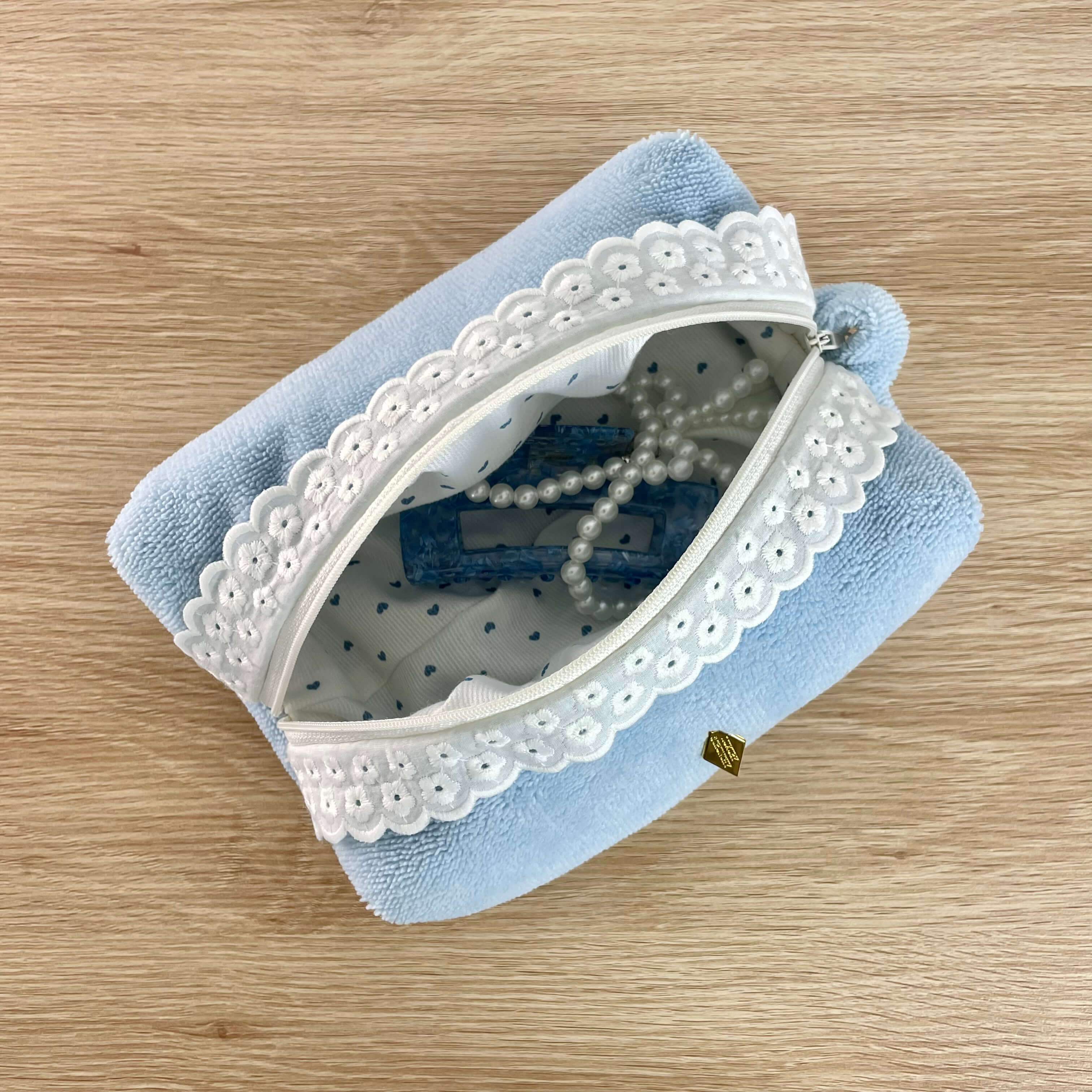 Trousse bleue