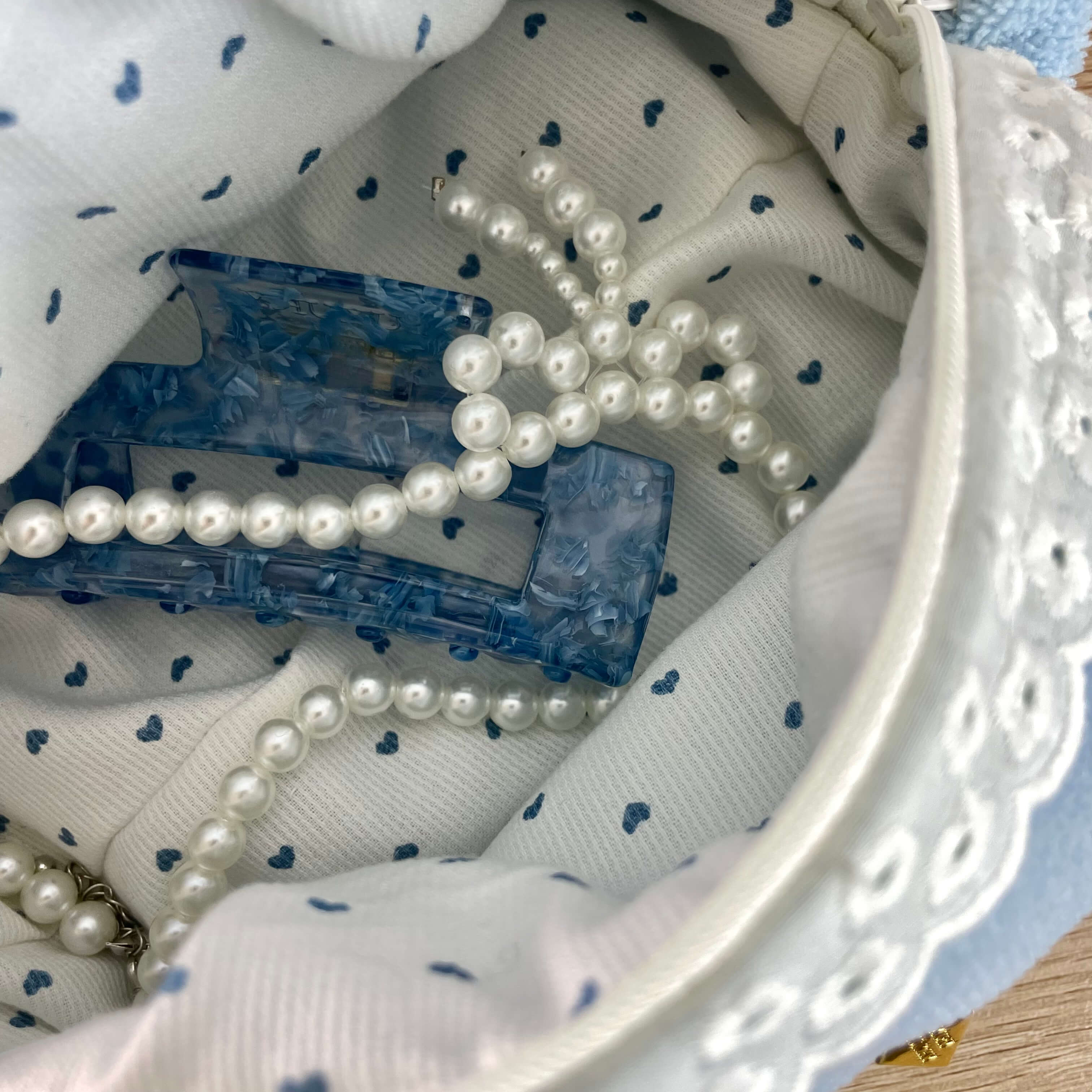 Trousse bleue